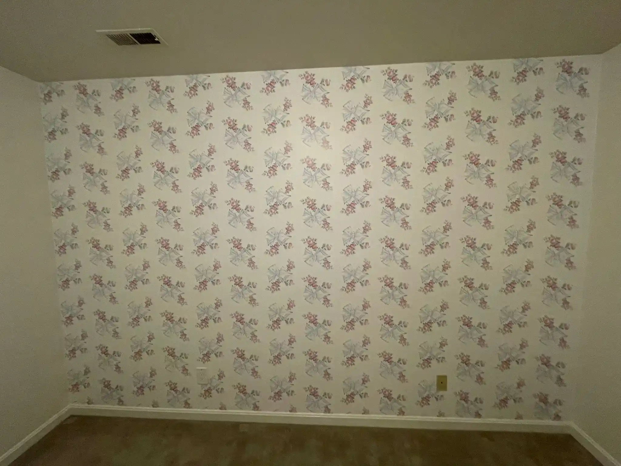 Wallpaper installation in Alpharetta Georgia home by Georgia Wallpaper Installation